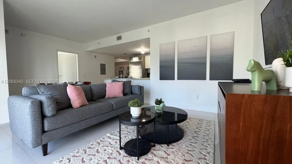 1300 Brickell Bay Dr #3400 Miami, FL 33131