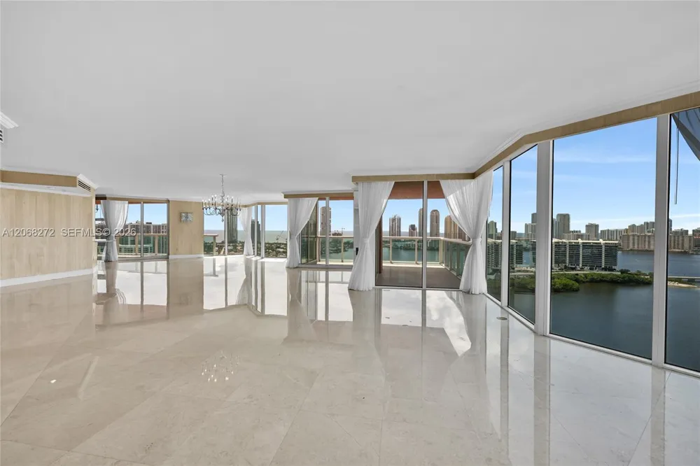 3370 Hidden Bay Dr #2813 Aventura, FL 33180