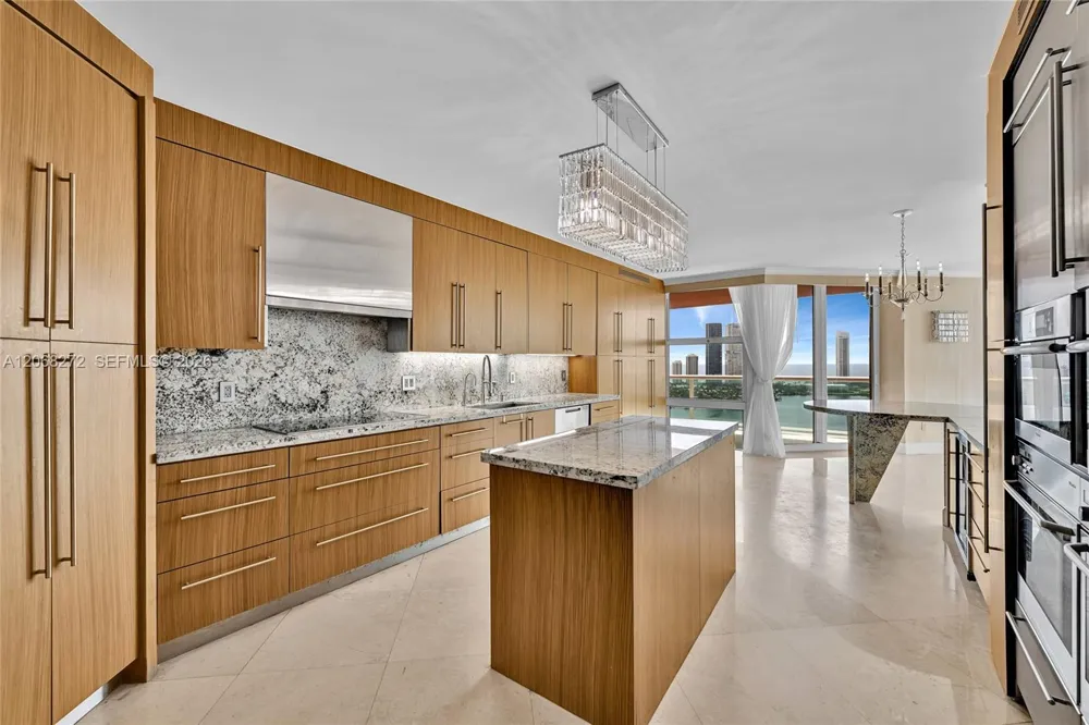 3370 Hidden Bay Dr #2813 Aventura, FL 33180