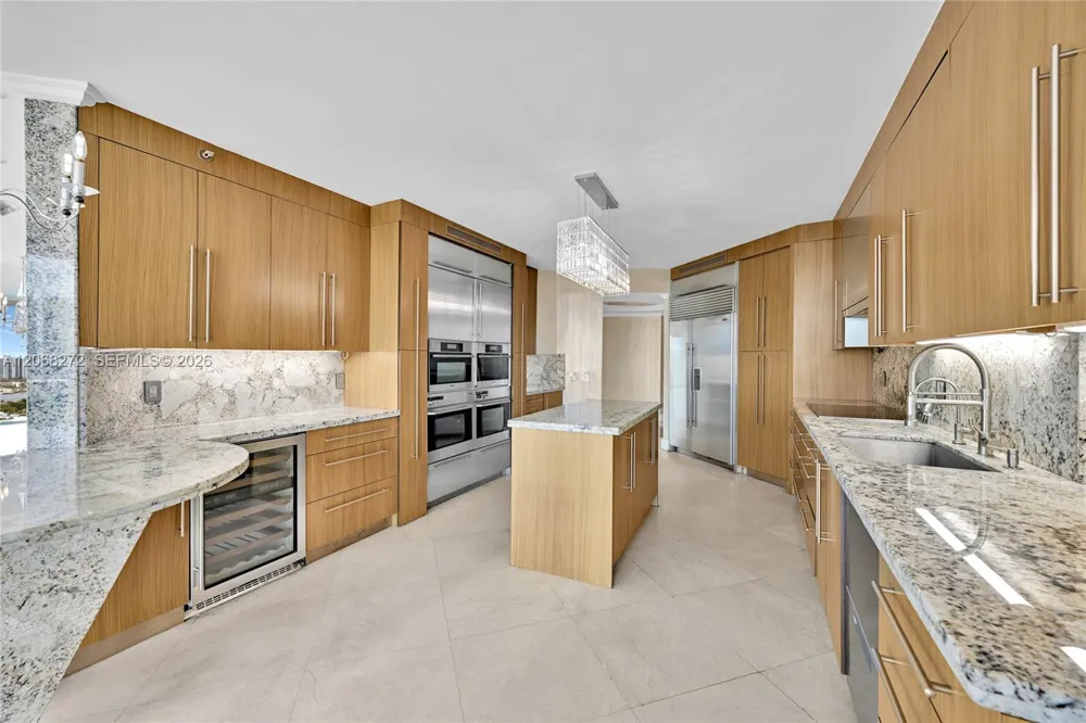 3370 Hidden Bay Dr #2813 Aventura, FL 33180
