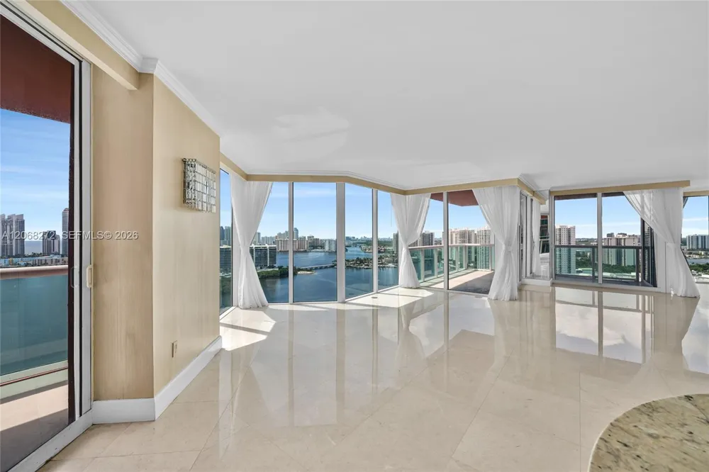3370 Hidden Bay Dr #2813 Aventura, FL 33180