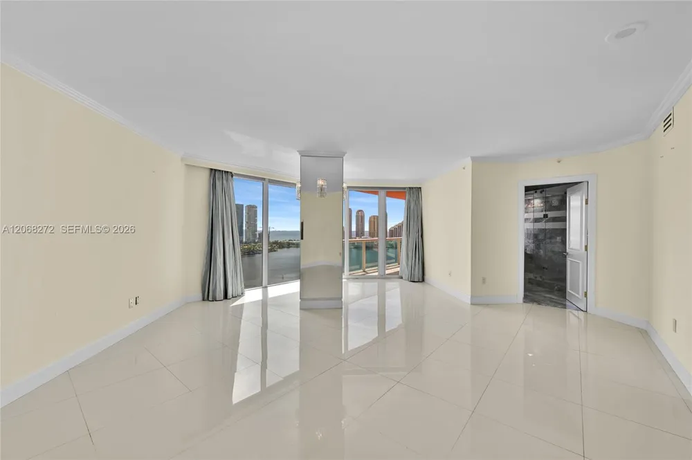 3370 Hidden Bay Dr #2813 Aventura, FL 33180