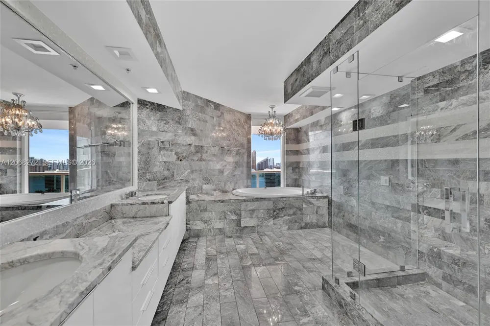 3370 Hidden Bay Dr #2813 Aventura, FL 33180