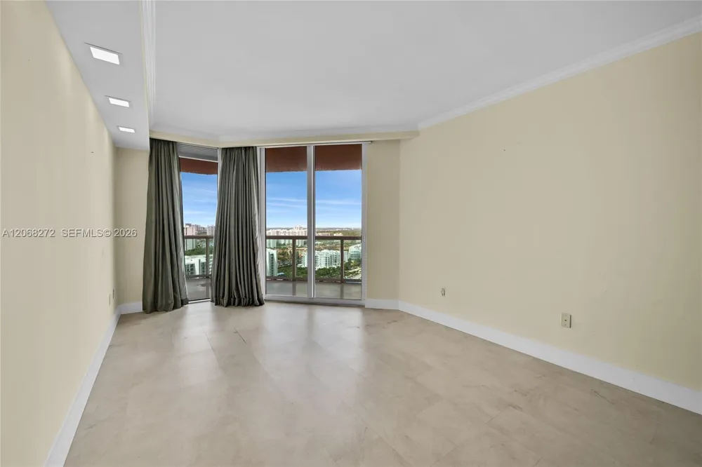3370 Hidden Bay Dr #2813 Aventura, FL 33180
