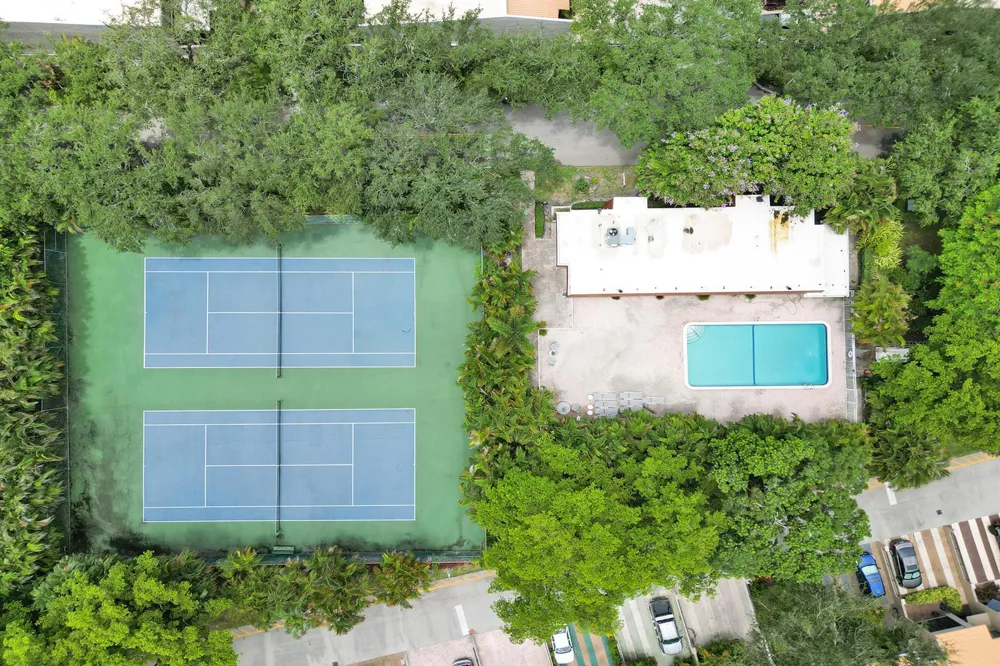731 E COCO PLUM CIRCLE #4 Plantation, FL 33324