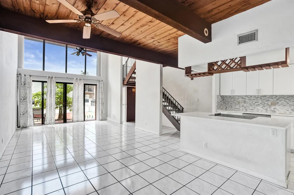 731 E COCO PLUM CIRCLE #4 Plantation, FL 33324