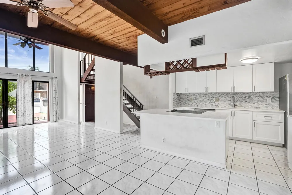731 E COCO PLUM CIRCLE #4 Plantation, FL 33324