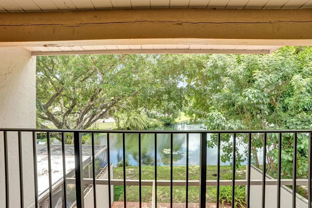 731 E COCO PLUM CIRCLE #4 Plantation, FL 33324