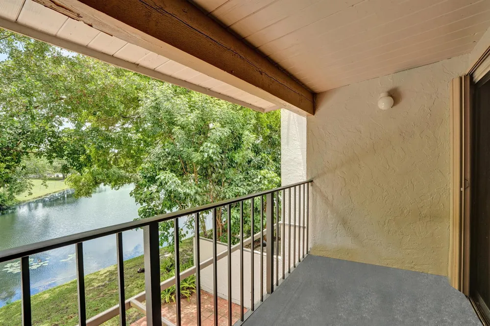 731 E COCO PLUM CIRCLE #4 Plantation, FL 33324