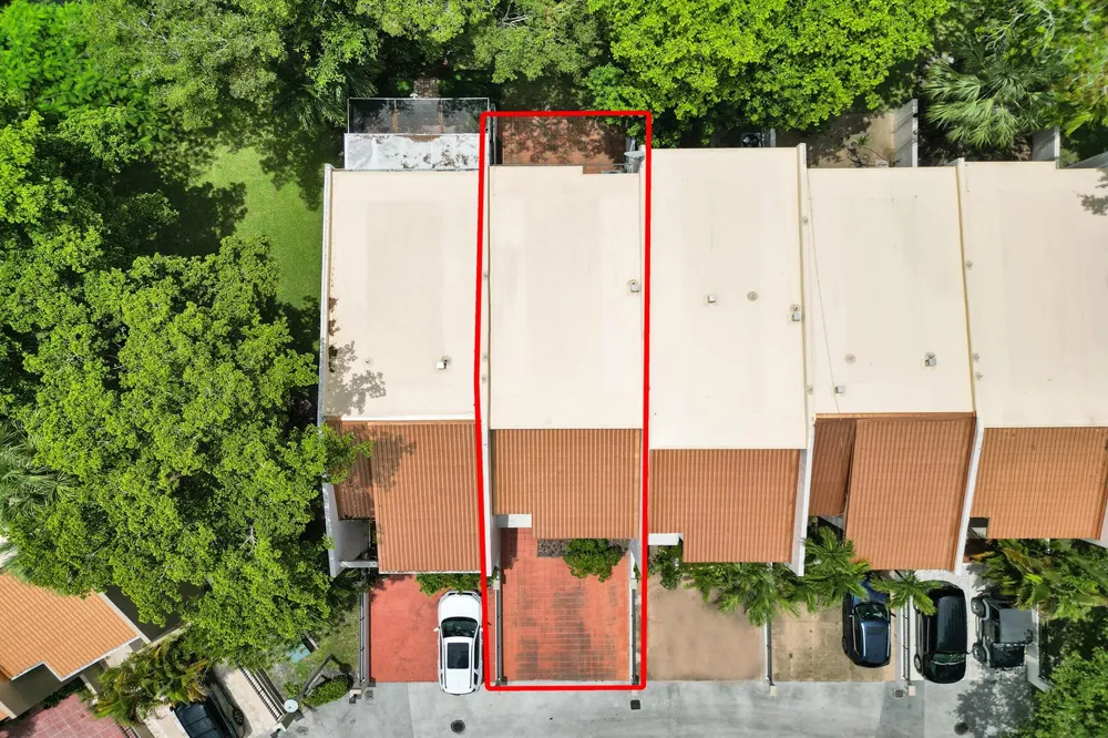 731 E COCO PLUM CIRCLE #4 Plantation, FL 33324