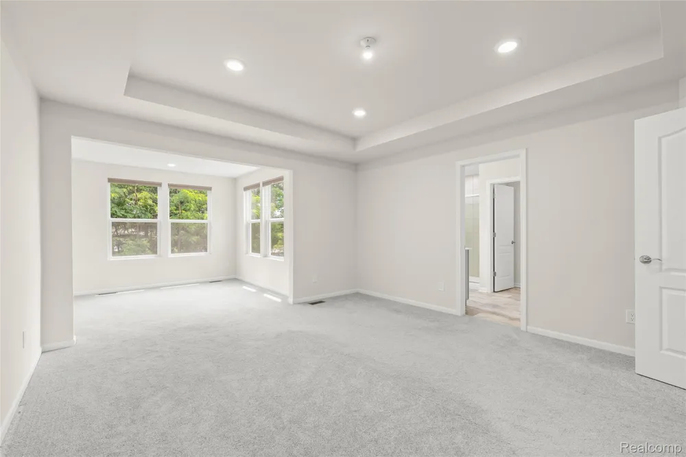208 Addison Circle Commerce Charter Township, MI 48390