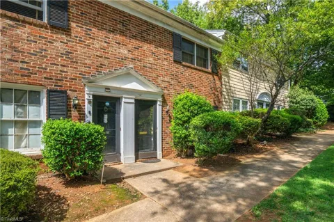 2811 Bleeker Square #F