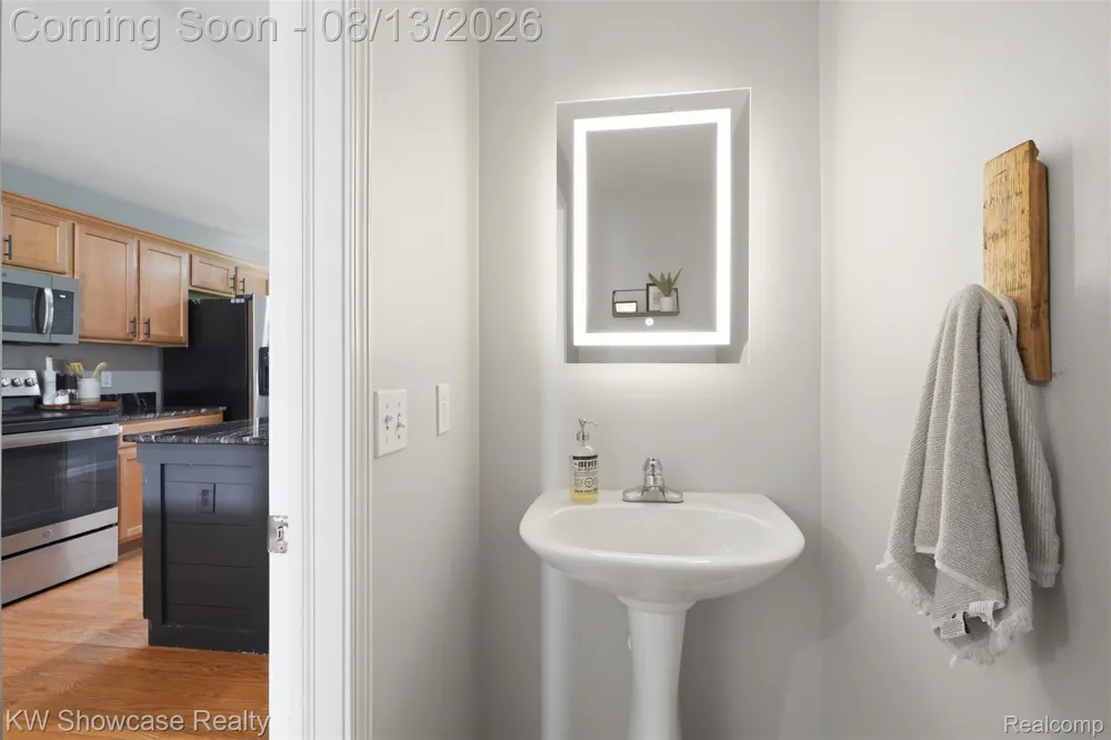 480 Village Lane Milford Village, MI 48381