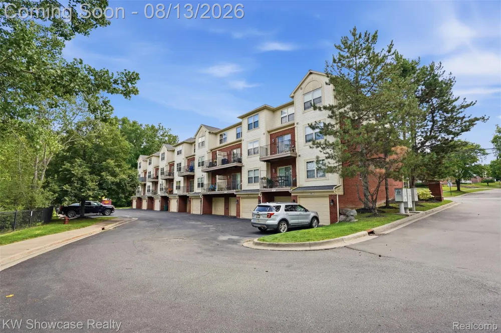 480 Village Lane Milford Village, MI 48381