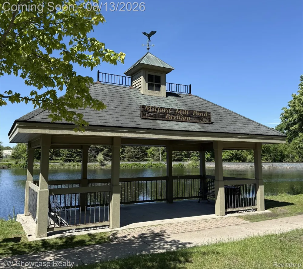 480 Village Lane Milford Village, MI 48381