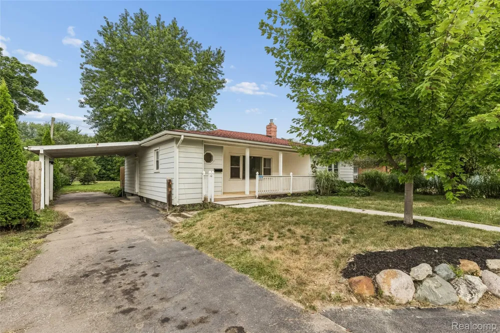 59 Lynn Avenue Waterford Charter Township, MI 48328