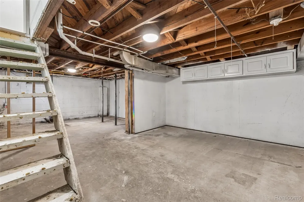 59 Lynn Avenue Waterford Charter Township, MI 48328