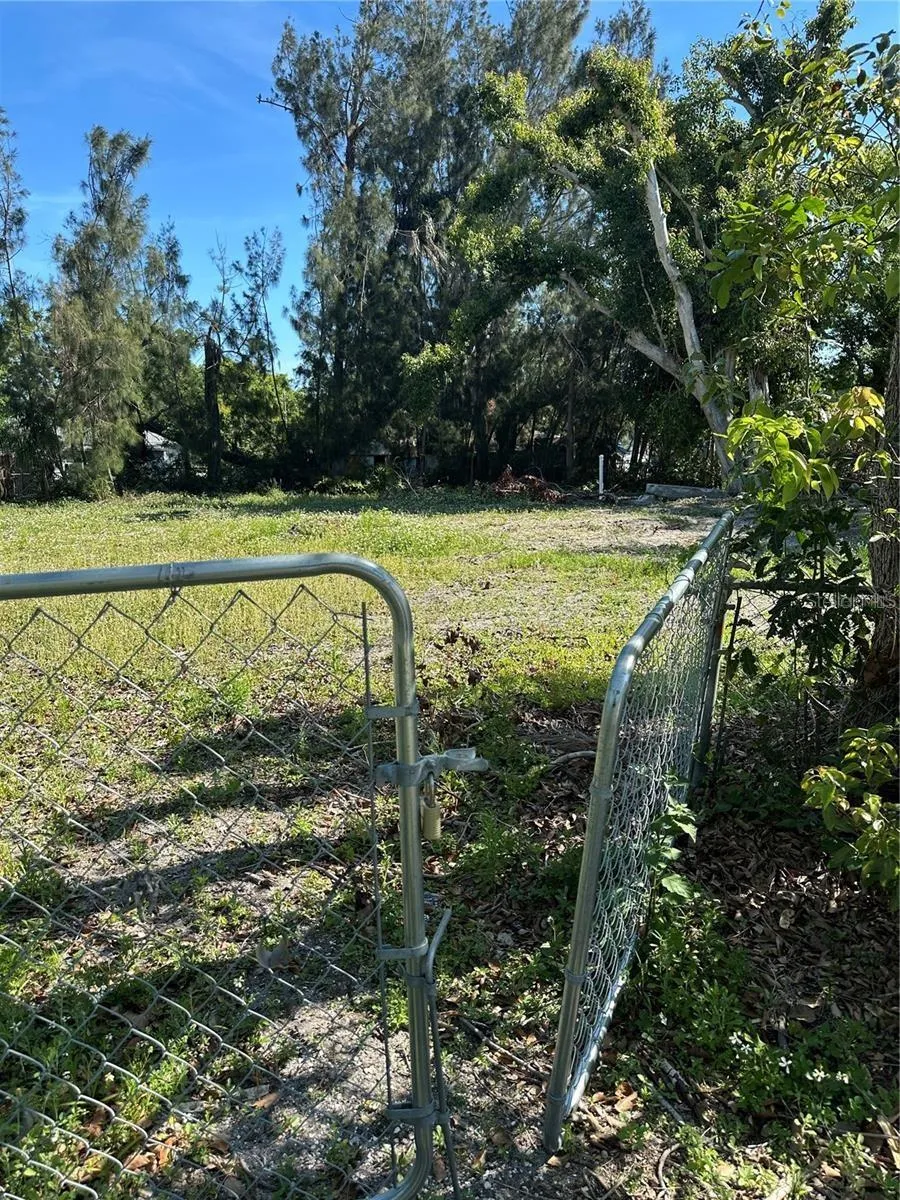 4049 45TH AVENUE St Petersburg, FL 33714