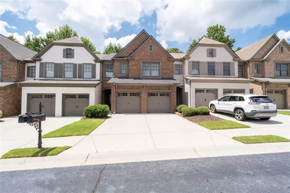 4922 Berkeley Oak Circle Peachtree Corners, GA 30092