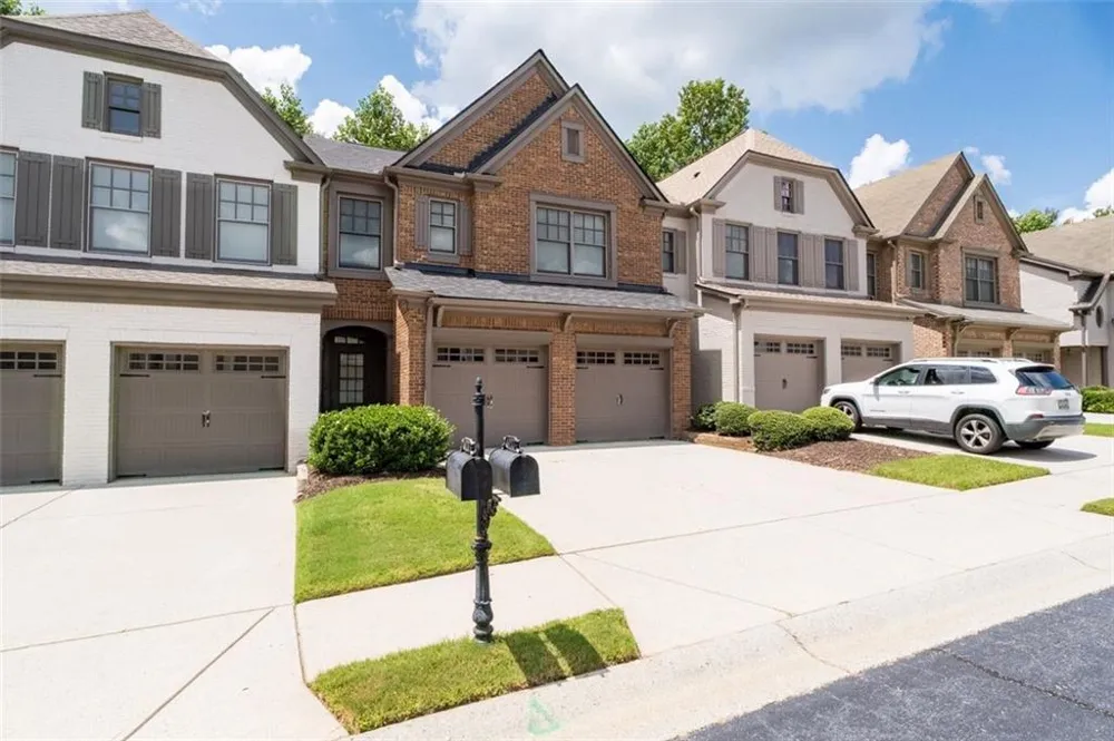 4922 Berkeley Oak Circle Peachtree Corners, GA 30092