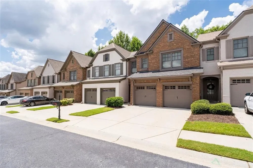 4922 Berkeley Oak Circle Peachtree Corners, GA 30092