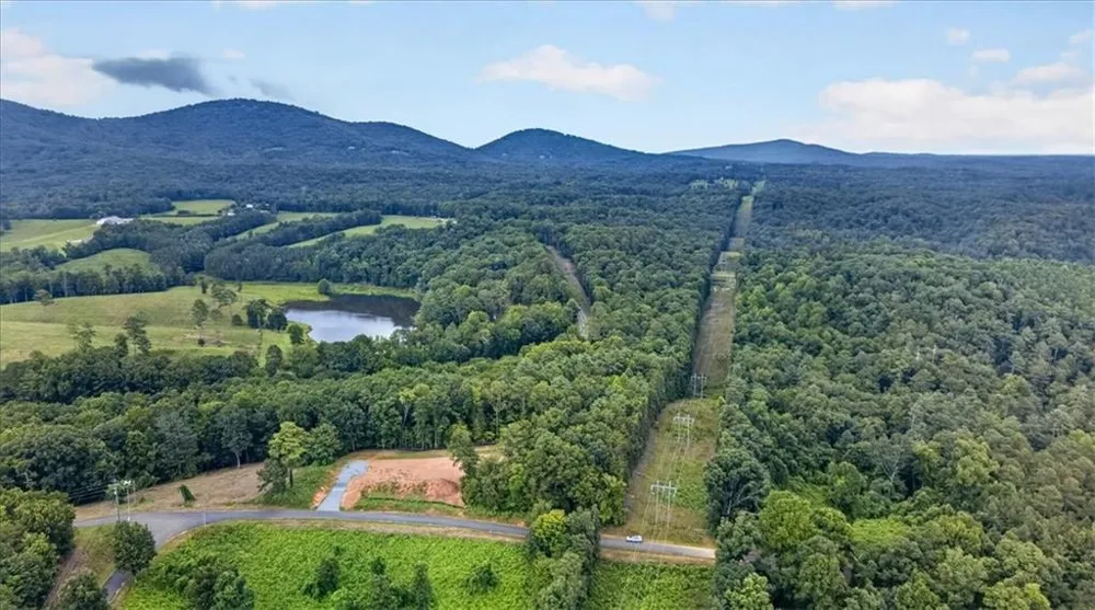 1395 Cowart Mountain Road Jasper, GA 30143
