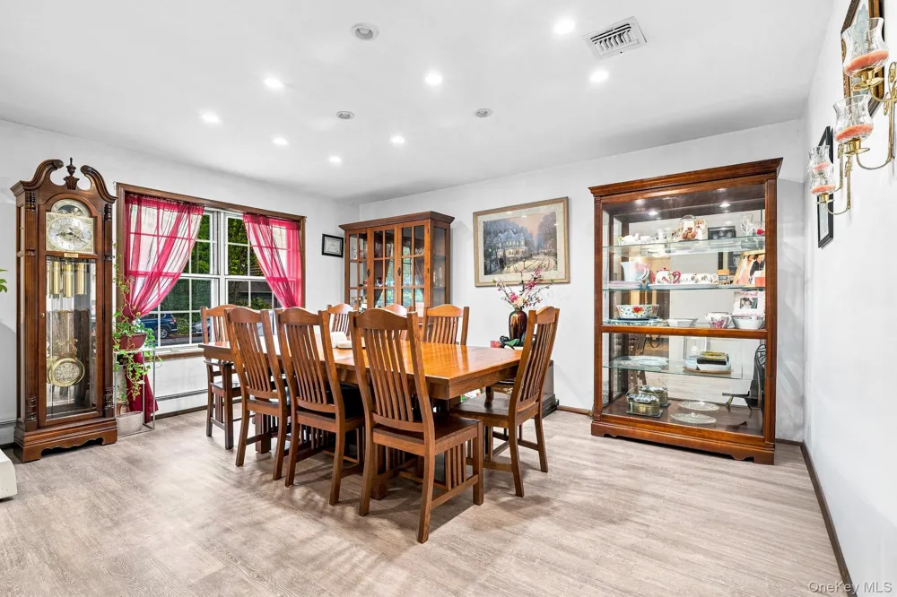 40 Glenridge Avenue Stony Brook, NY 11790