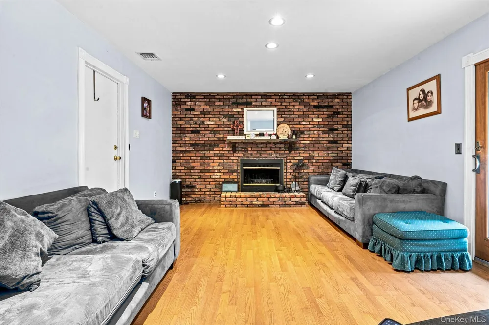 40 Glenridge Avenue Stony Brook, NY 11790