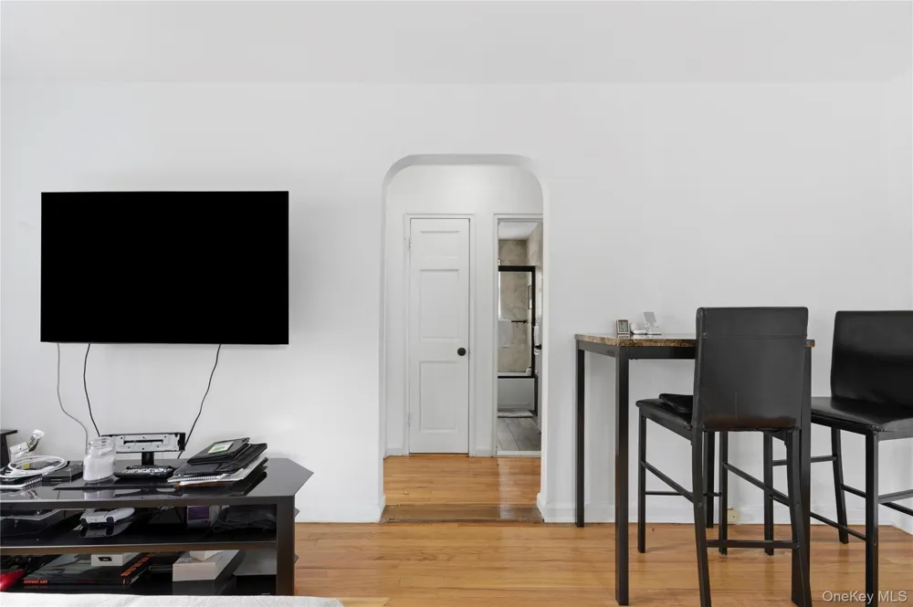 263-28 73rd Avenue #1st Fl Glen Oaks, NY 11004