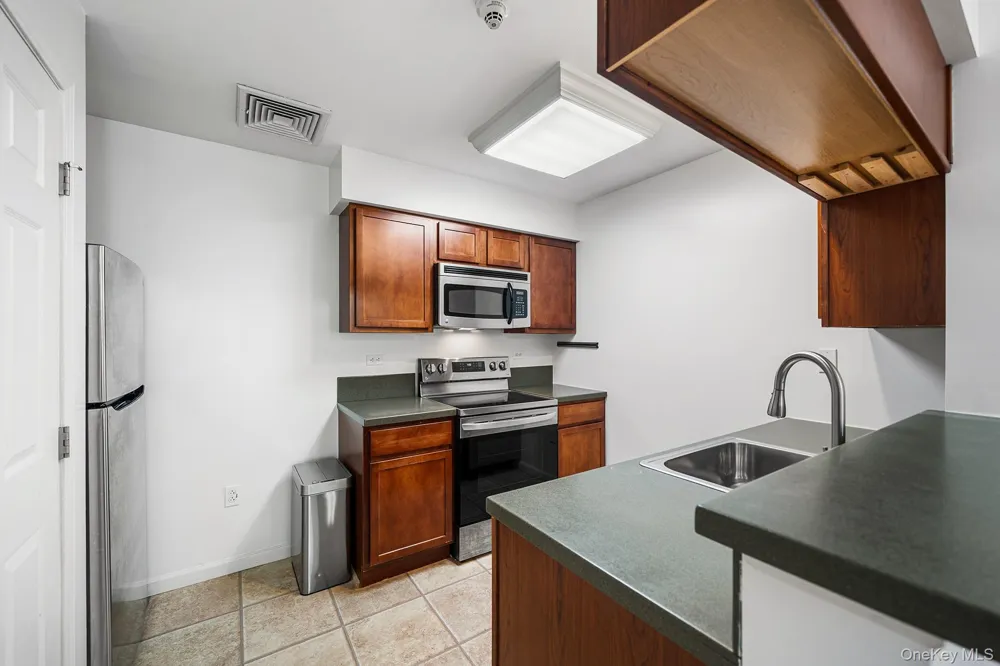 5 Minerva Place #2C White Plains, NY 10601