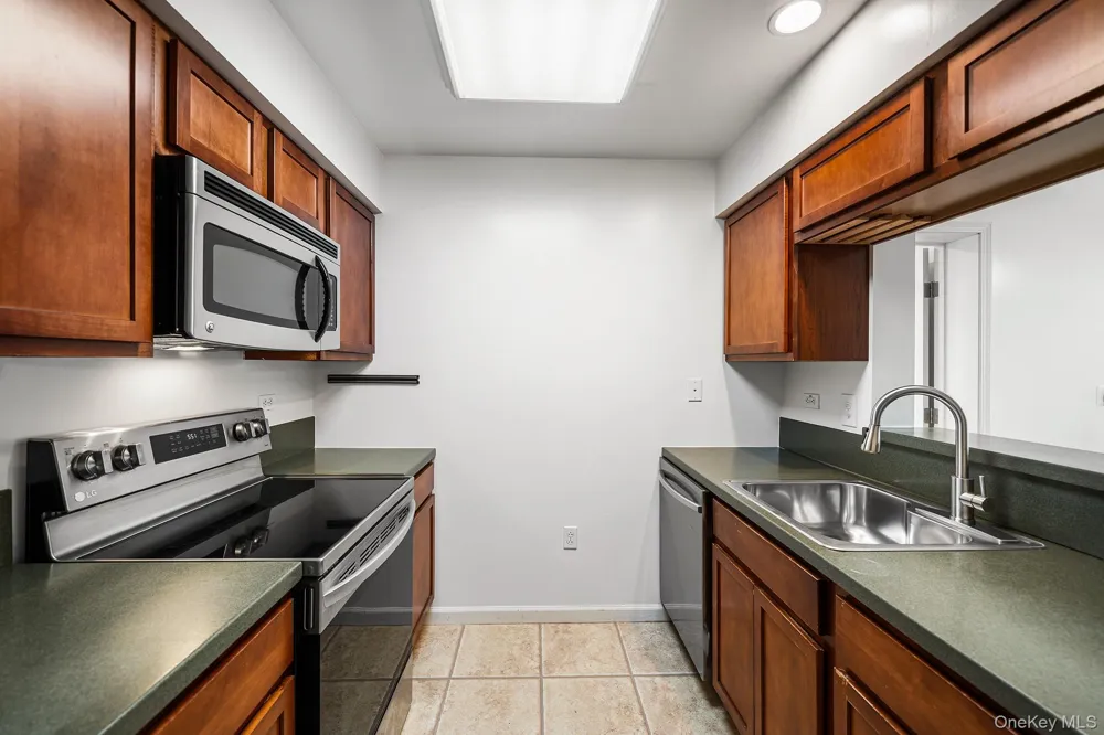 5 Minerva Place #2C White Plains, NY 10601