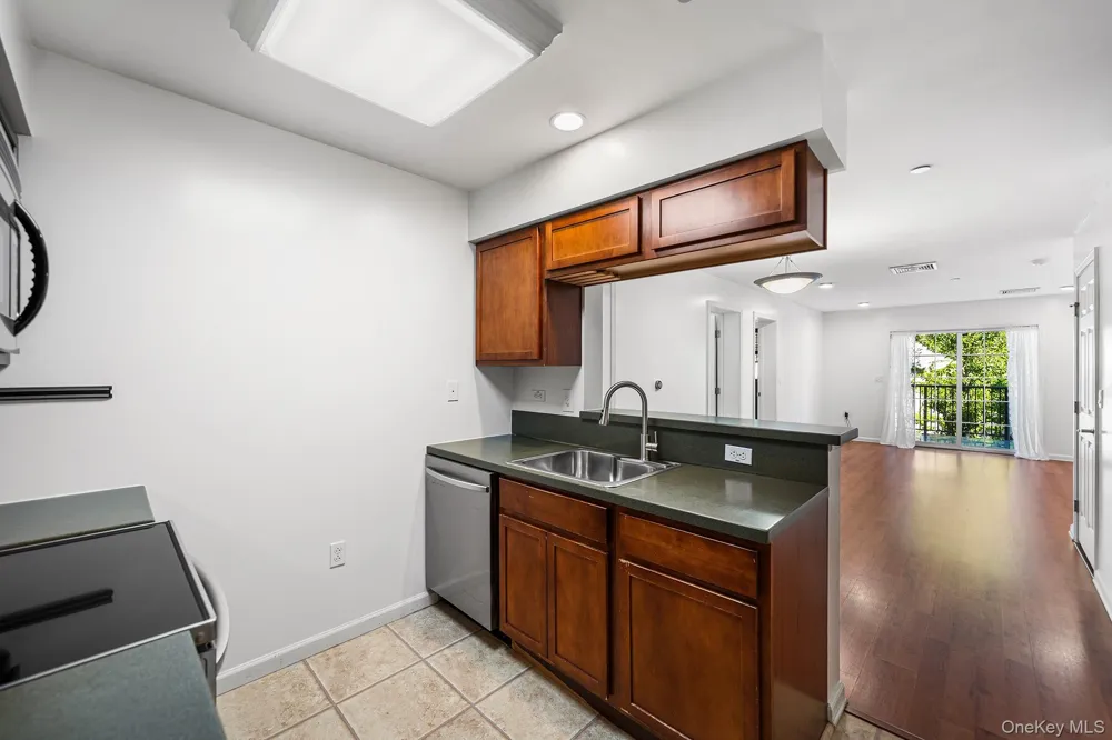 5 Minerva Place #2C White Plains, NY 10601