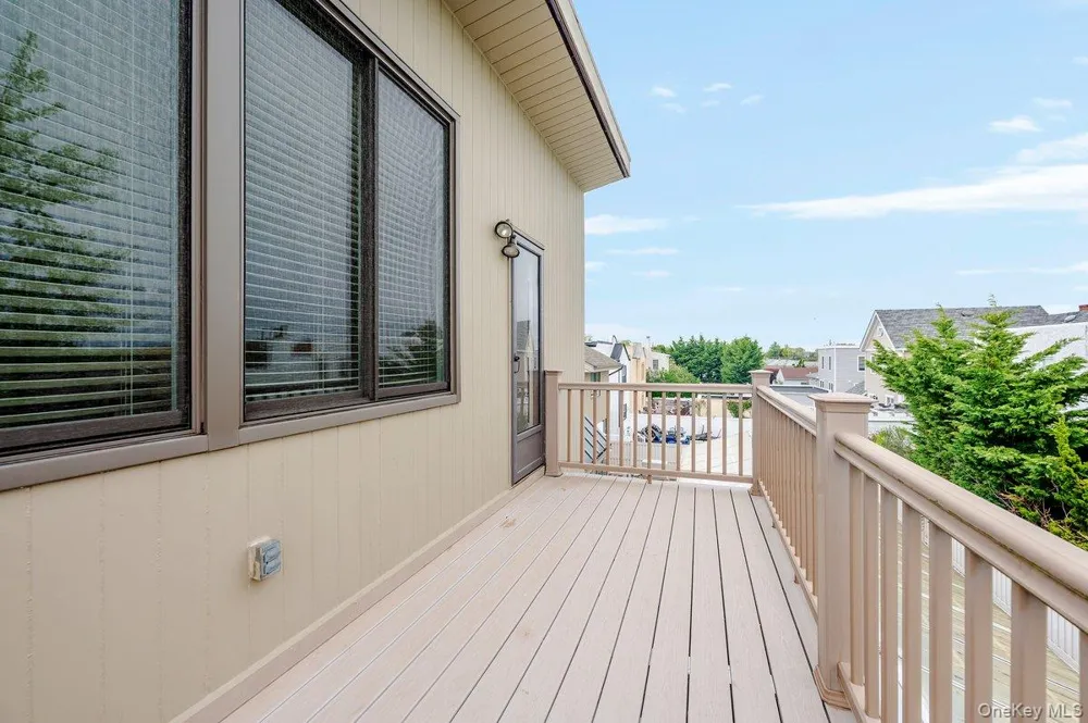 40 Cayuga Avenue Atlantic Beach, NY 11509