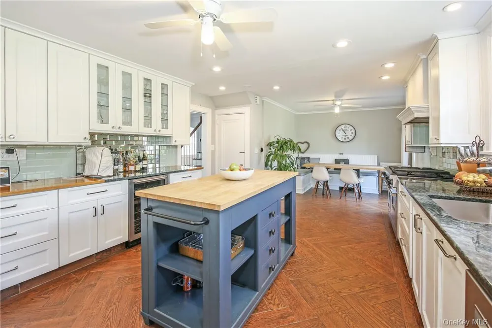 26 Earlwoode Drive White Plains, NY 10606