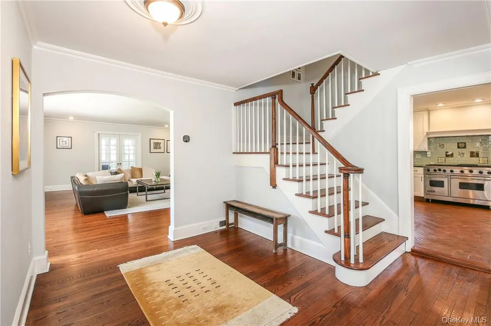 26 Earlwoode Drive White Plains, NY 10606