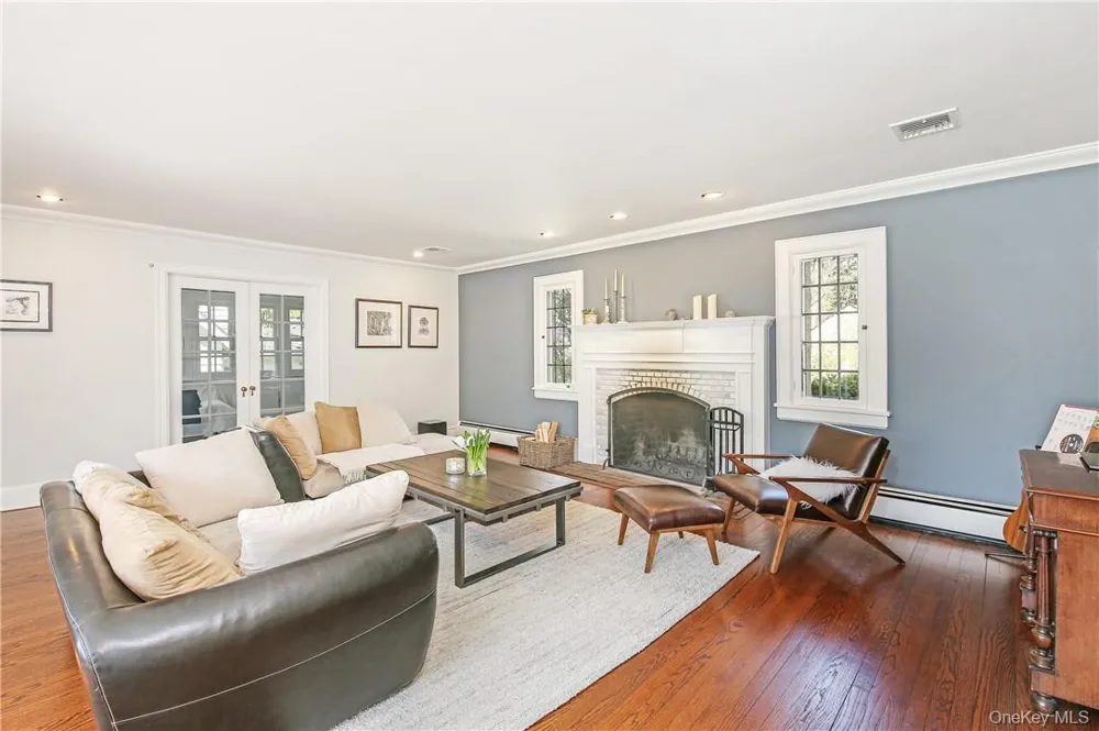 26 Earlwoode Drive White Plains, NY 10606