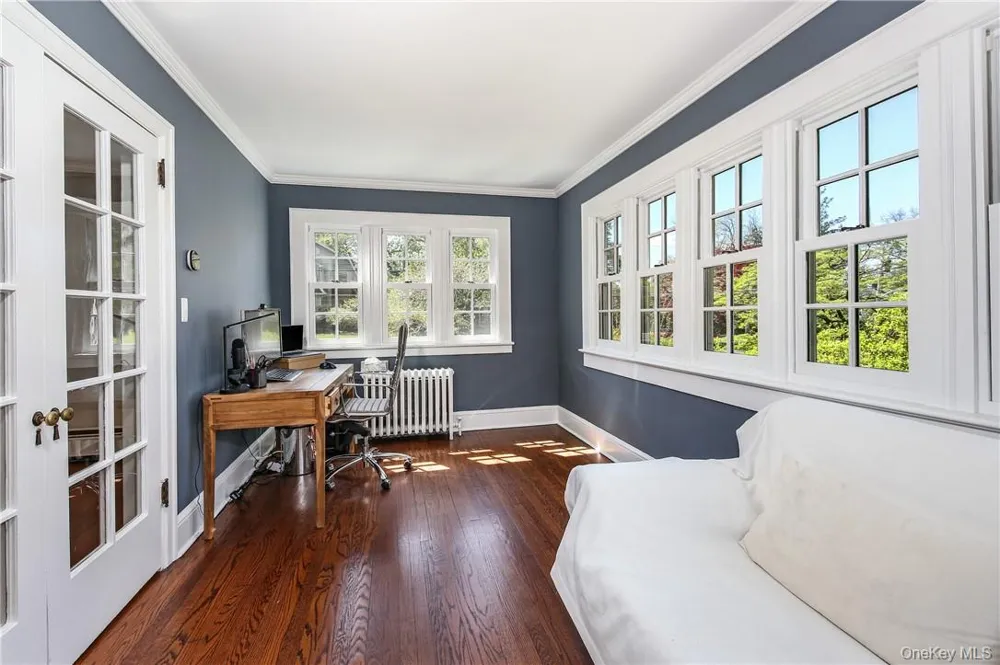 26 Earlwoode Drive White Plains, NY 10606