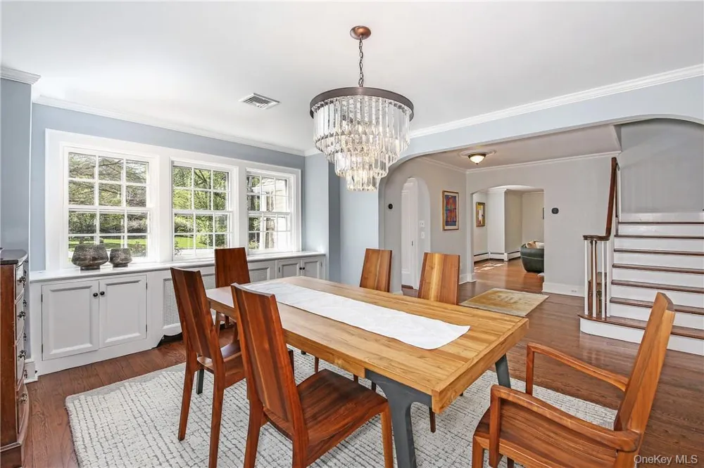 26 Earlwoode Drive White Plains, NY 10606