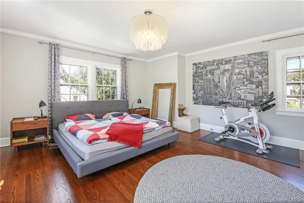 26 Earlwoode Drive White Plains, NY 10606