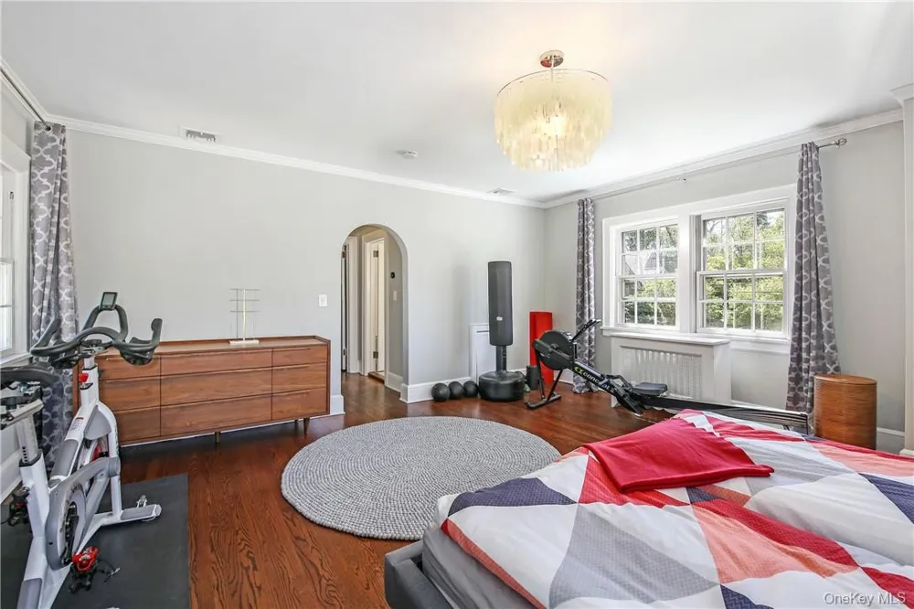 26 Earlwoode Drive White Plains, NY 10606
