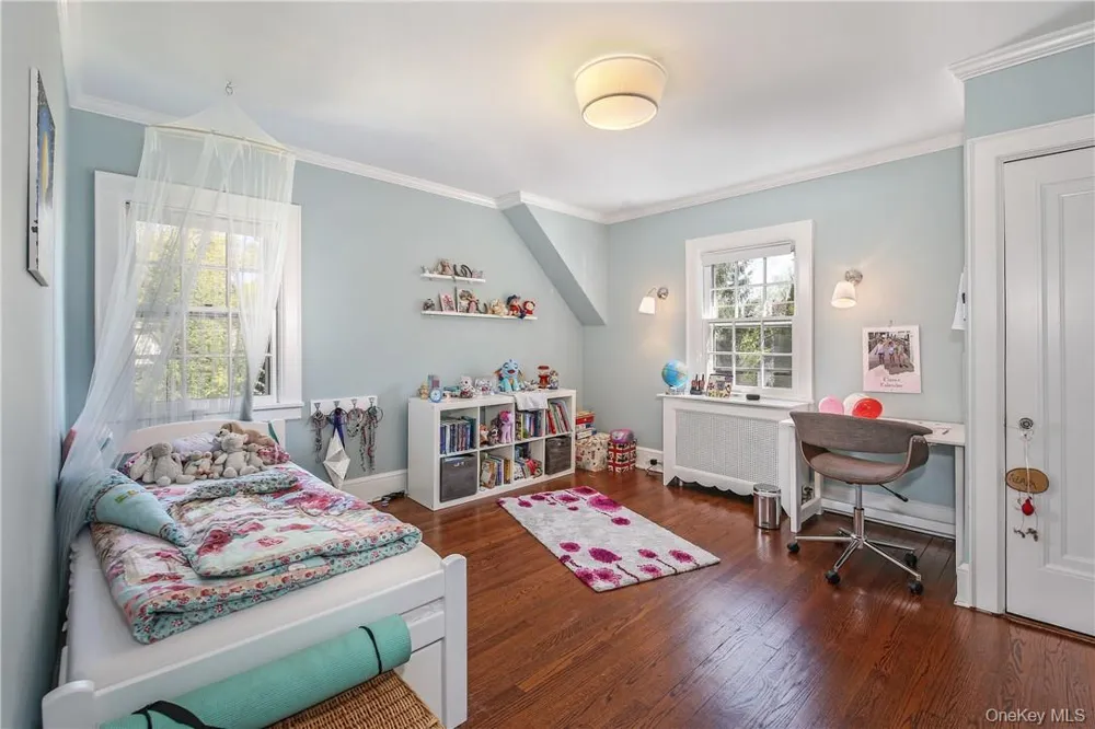 26 Earlwoode Drive White Plains, NY 10606
