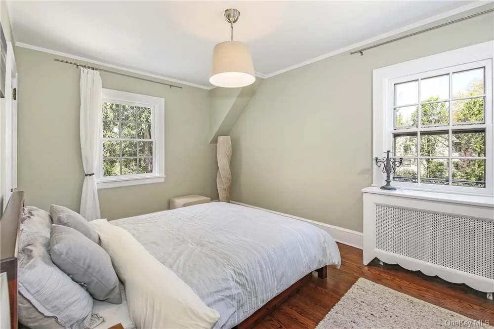 26 Earlwoode Drive White Plains, NY 10606