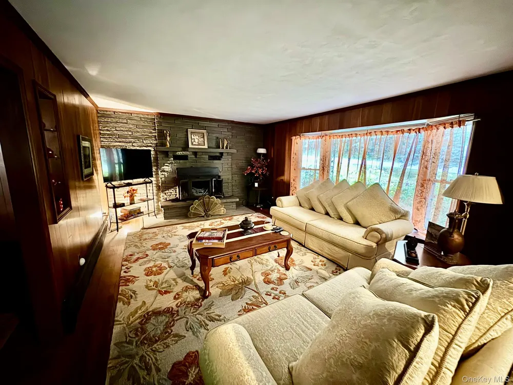 1360 Gulf Road Callicoon Center, NY 12724