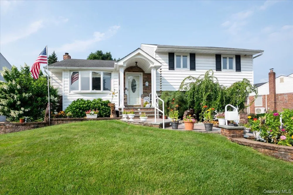38 Colony Lane Syosset, NY 11791