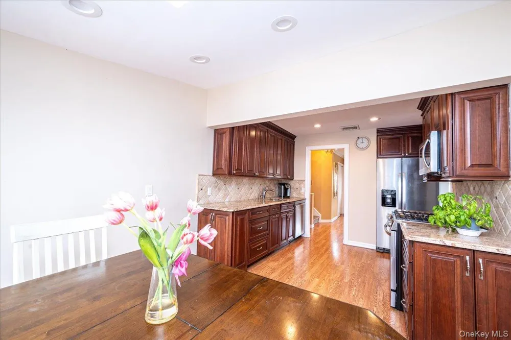 38 Colony Lane Syosset, NY 11791