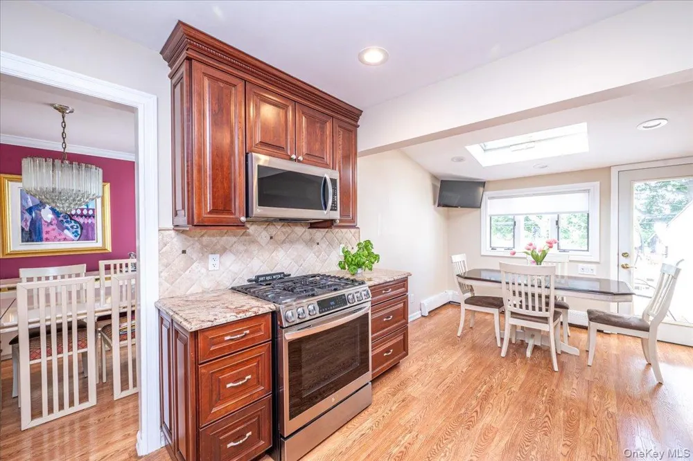 38 Colony Lane Syosset, NY 11791
