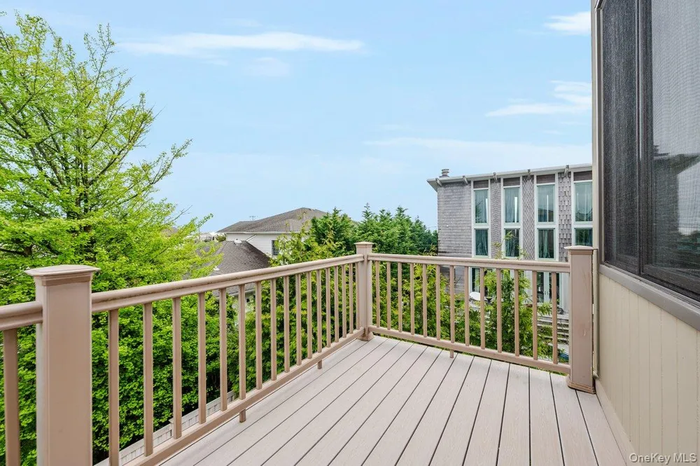 40 Cayuga Avenue Atlantic Beach, NY 11509