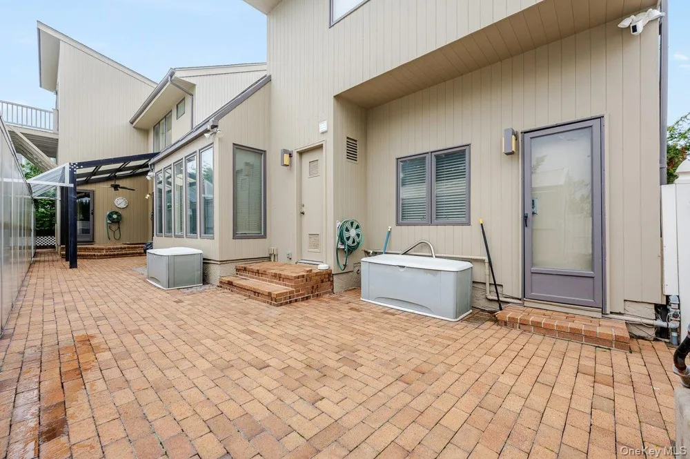 40 Cayuga Avenue Atlantic Beach, NY 11509