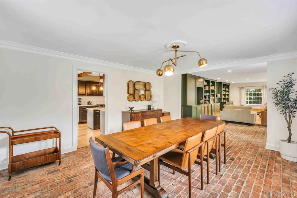 244 Main Street Southampton, NY 11968