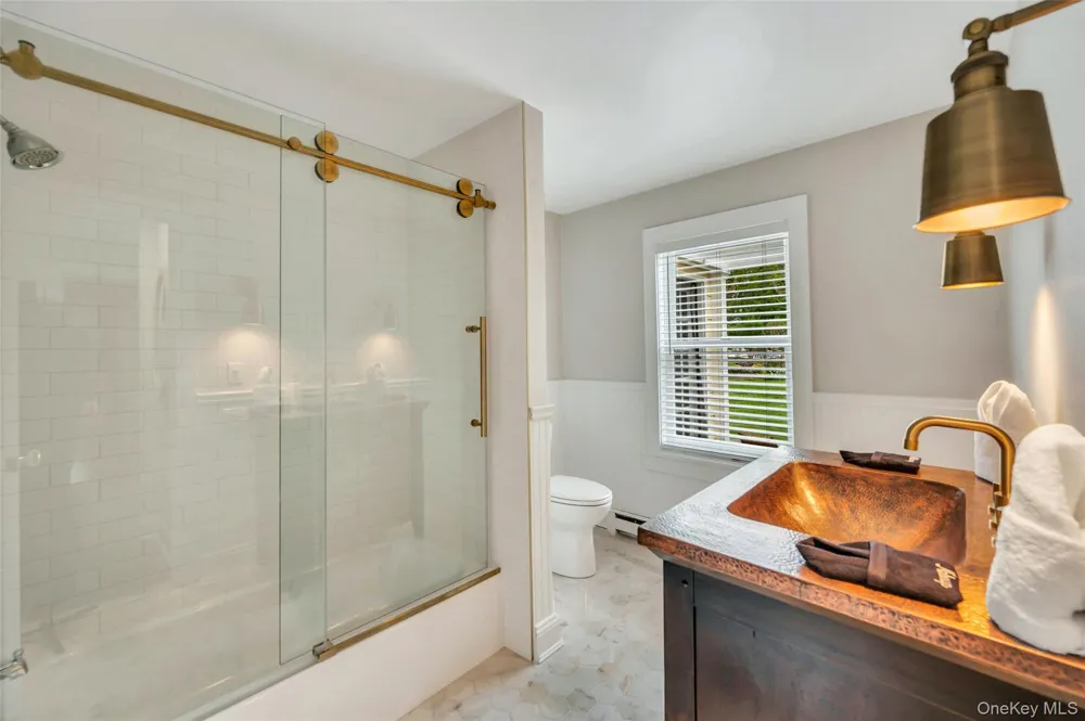 244 Main Street Southampton, NY 11968